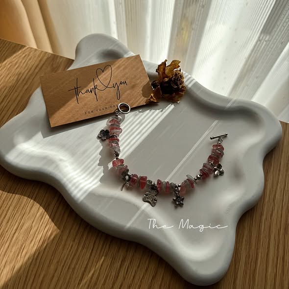 Vòng tay Hồng Dâu Tây Strawberry Quartz Magic Gemmie - góc chụp 2