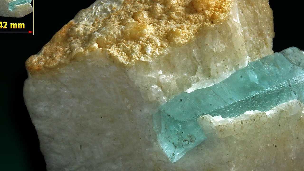 Aquamarine thuộc hành nào và hợp mệnh gì? - hình minh họa Aquamarine