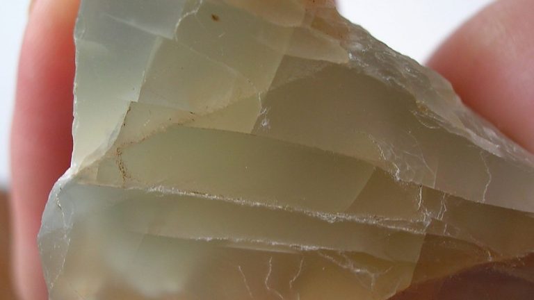 Đá mặt trăng Moonstone có tác dụng gì? Ý nghĩa đúng
